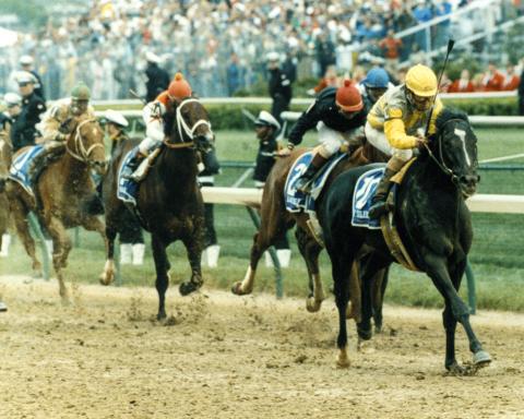 Sunday Silence wins the 1989 Kentucky Derby.